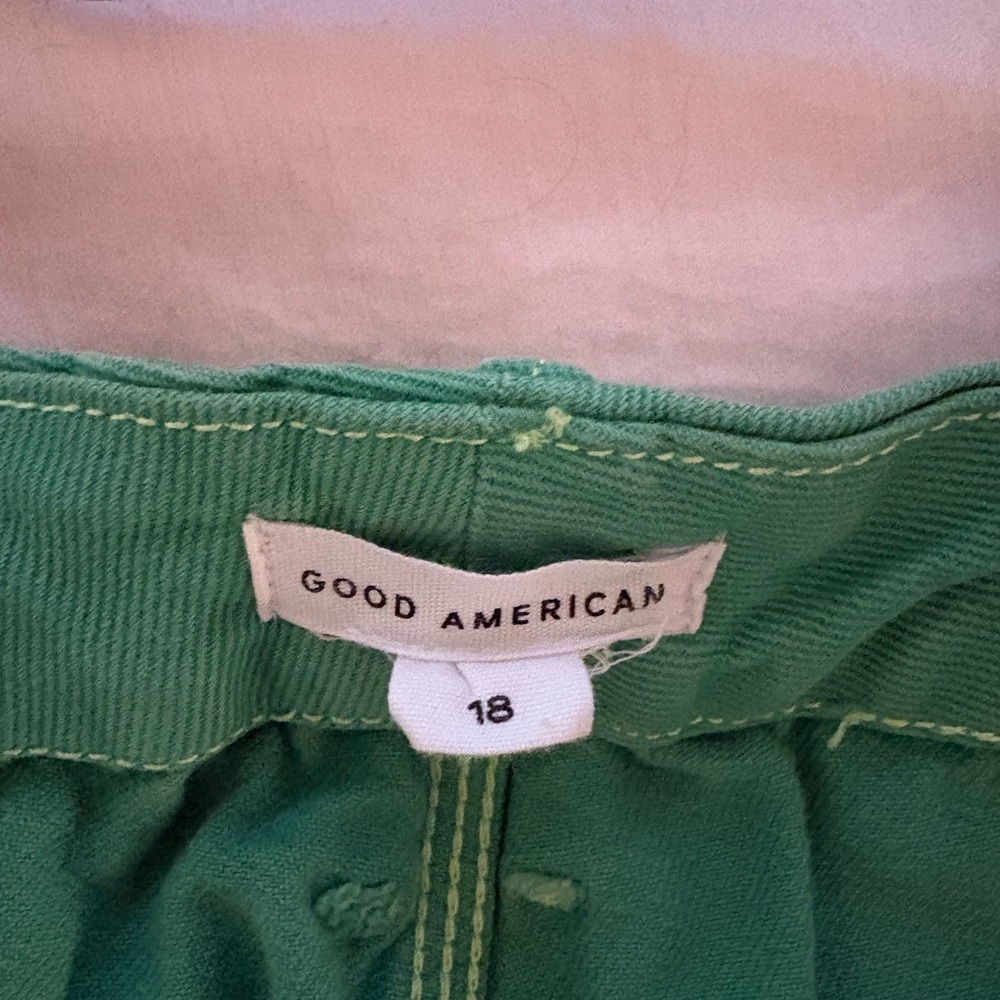 Good American Good Legs Jeans - Carpenter - Green - Picture 4 of 7
